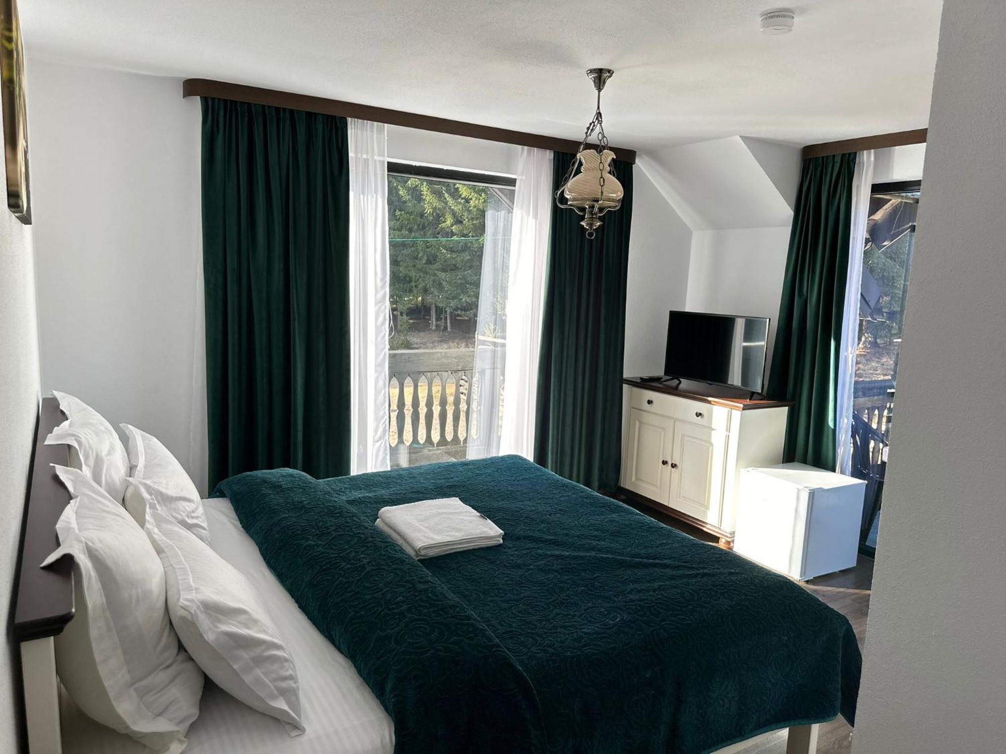 Conacul Muntii Bucovinei Hotel Campulung Moldovenesc Ngoại thất bức ảnh