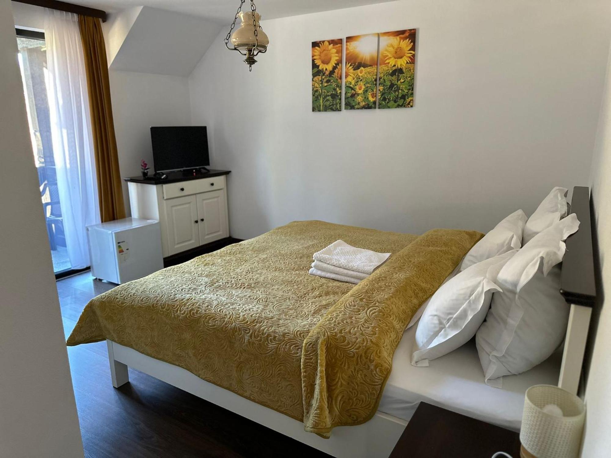 Conacul Muntii Bucovinei Hotel Campulung Moldovenesc Ngoại thất bức ảnh