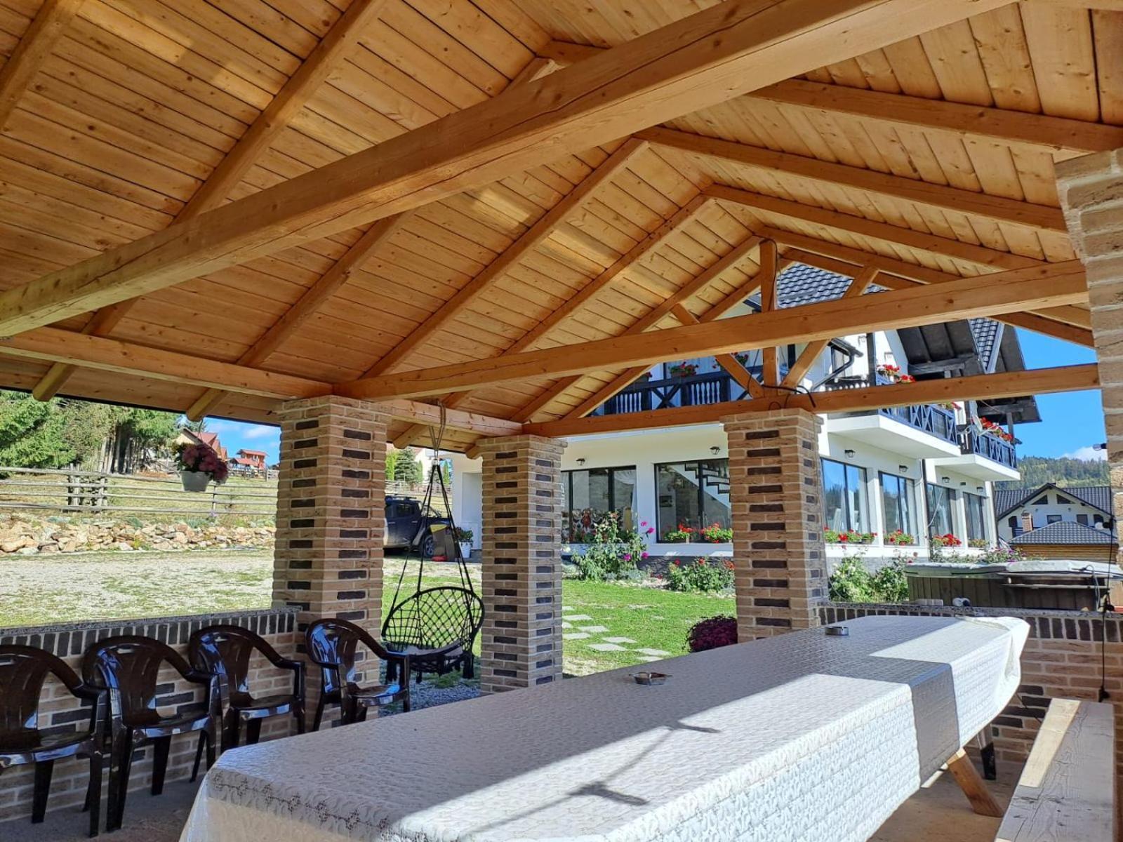 Conacul Muntii Bucovinei Hotel Campulung Moldovenesc Ngoại thất bức ảnh